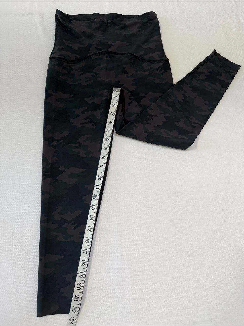 SPANX Booty Boost High-Waist Camo Leggings - Black - Picture 4 of 8